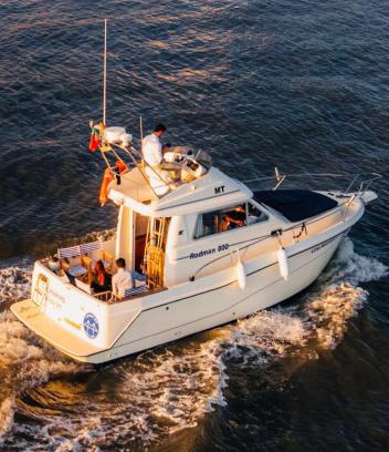 Lisbon District Boat Rental | Romantic boat on the Tagus River