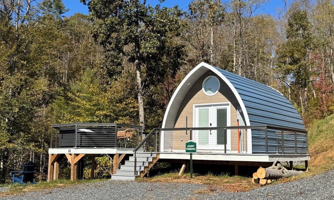 Bakersville Cabin | Romantic Getaway in the Blue Ridge Mountains with fabulous views