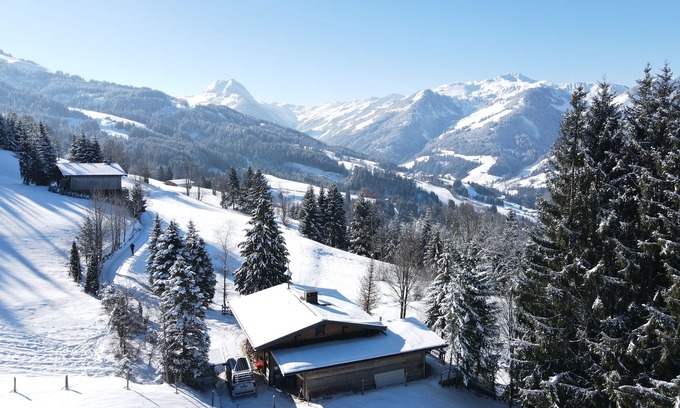 Kirchberg in Tirol Cabin | romantic mountain hut in the Kitzbühel Alps for skiing and hiking holidays.