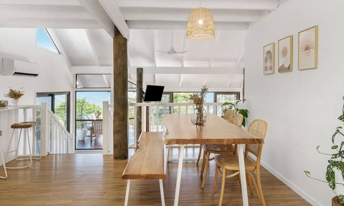 Tomewin House | Romantic mountain getaway with stunning views, spa and sauna