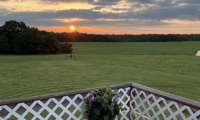 Wilburn House | Romantic retreat located on the beautiful Sunset Hills Ranch