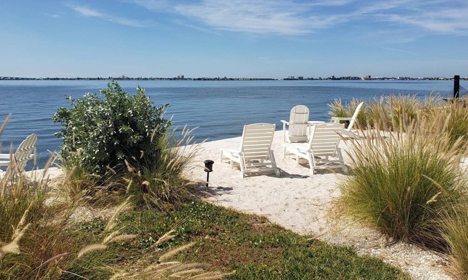 St. Petersburg - Clearwater Villa | Romantic Sea of Love Escape on the Bay with Beach Access