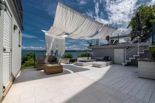 Koper Apartment | Romantic Seafront Studio Koper - Happy Rentals
