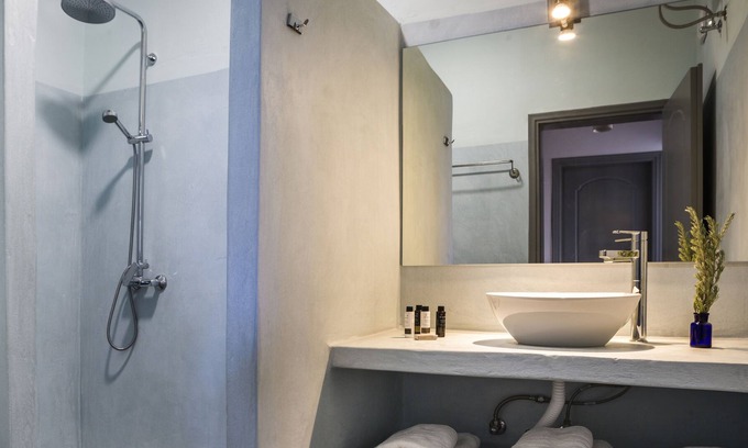 Logarata Apartment | Romantic Villa at Myrtos Bay