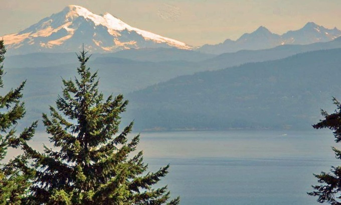 Lummi Island Cabin | Romantic Waterview Island Cabin/Enclosed Hot TUB/Pet Friendly/wood fire n