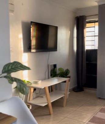 Nairobi Bed & Breakfast | Rooftop Studio Apartment - Mirema