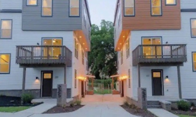 Mechanicsville House | Rooftop Vibes
