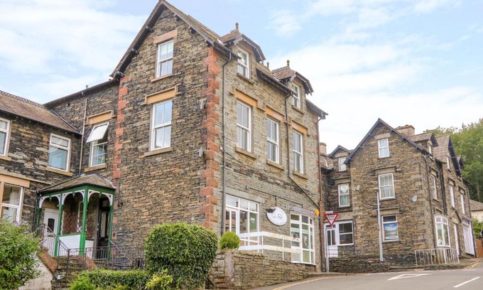 Coniston Apartment | Rooftops