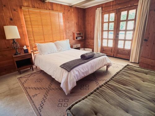 Joshua Tree Hotel | Room 1 - Downtown Joshua Tree Motel - Pet Friendly - Walk to Shops & Visitor Center, Minutes to Park Entrance