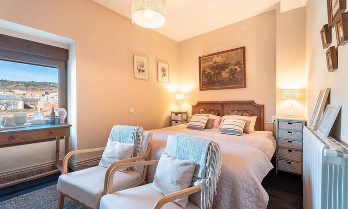 Alcublas Apartment | Room '3B' with Shared Pool, Private Garden and Wi-Fi