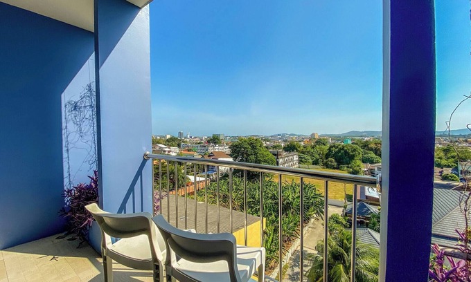 Talat Nuea House | Room-hotel With Balcony in Phukettown