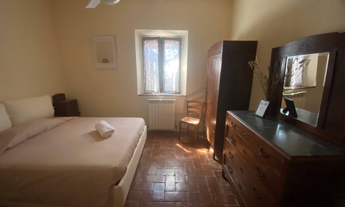 Gavorrano Apartment | Room 'La Concia - Spiga' with Shared Garden and Wi-Fi