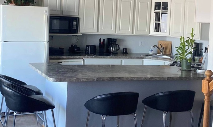 Peoria Heights House | Room on the Lake
