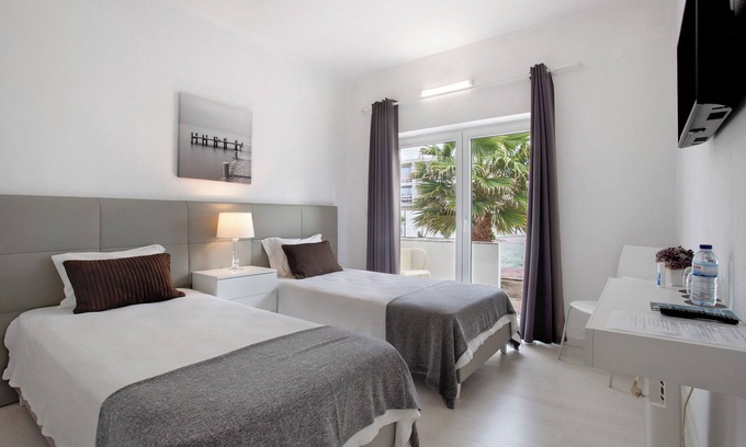 Ribamar Apartment | Room 'Twin 8' with Balcony and Wi-Fi