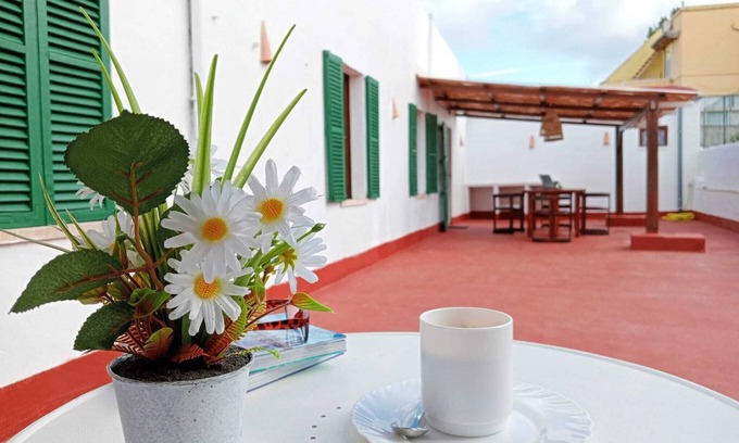 Palma de Mallorca House | Room with shared bathroom in a 3 bedroom house.