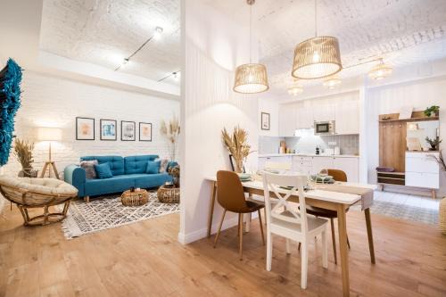 Erzsebetvaros Apartment | ROOMLI Boho Chic Apartments