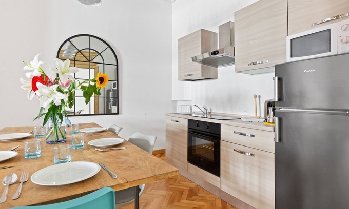 Guastalla Apartment | Roomy Apartment Duomo & San Babila