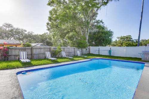 Largo House | Roomy Largo Home with Screened Patio and Private Pool!