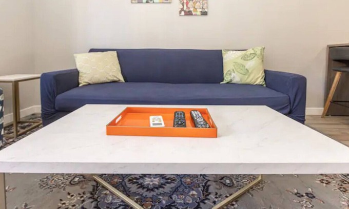 Midway District House | Roomy Loft in 💜 of OldTown w/NFT Art, Parking, HBO