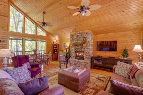 Mountain View House | Roomy Riverfront Trout Valley Cabin with Porch!