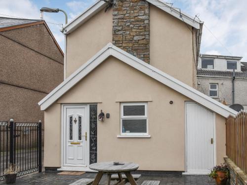 Trecynon House | Rose Cottage