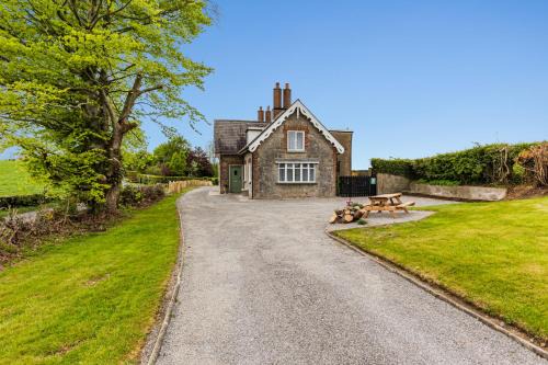 Dungannon House | Rose cottage