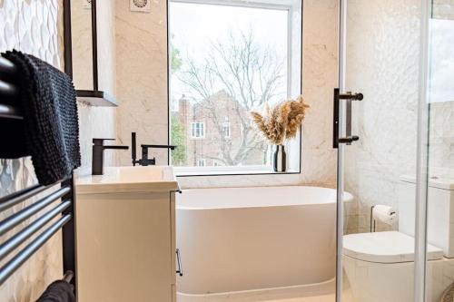 Stockton-on-Tees House | Roseberry - Corner Plot Getaways
