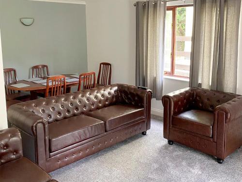 Liskeard House | Rosecraddoc Manor - Riverbank