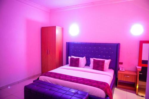 Abuja Hotel | ROSES REGENCY HOTEL AND SUITES
