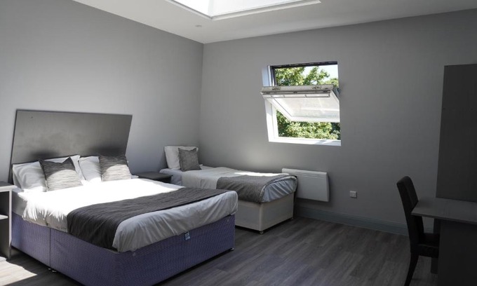 Southall Broadway Hotel | Roshni Hotel