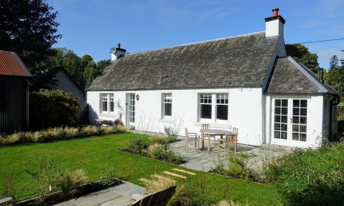 Comrie House | Ross Lodge