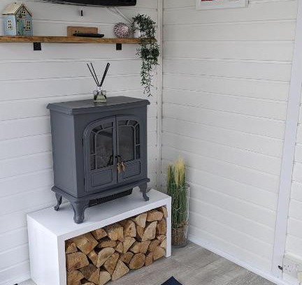 Bacton Apartment | Rosy's Retreat-Cosy Beach Escape in Bacton Norfolk
