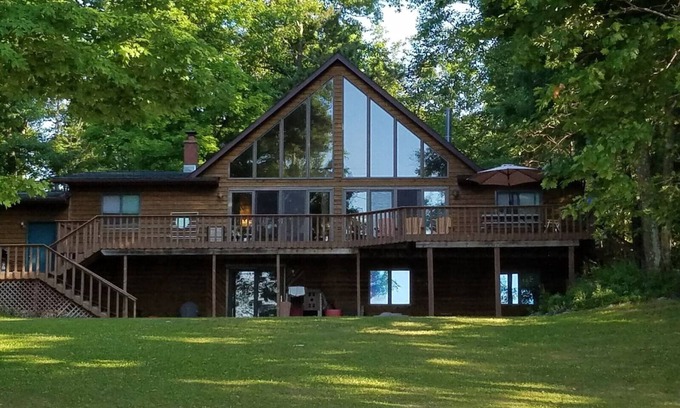 Hayward Cabin | Round Lake Cabin Retreat