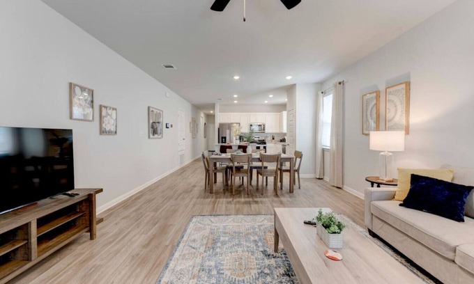 Round Rock House | Round Round Temporary Housing