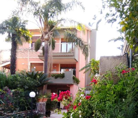 Acireale House | Route 114