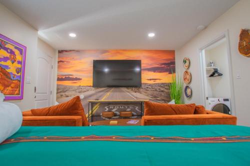 Pueblo Alto Apartment | Route 66 Retro Retreat
