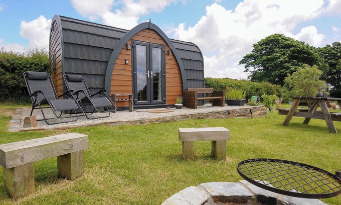Laneast Cottage | ROWAN, romantic, character holiday cottage, with a garden in Altarnun