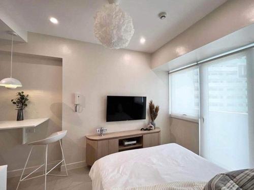 Matandang Balara Apartment | Rox place at The Residences at Commonwealth QC