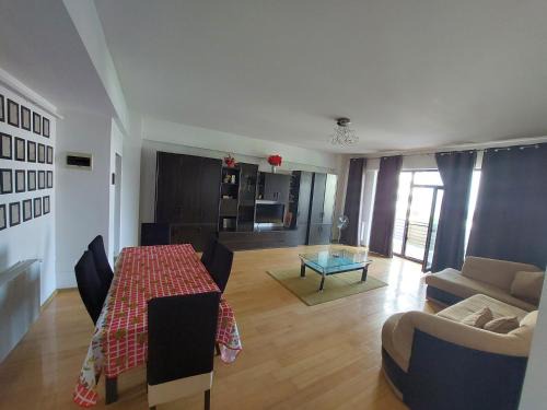 Ramnicu Valcea Apartment | Roxana apartament 3 camere