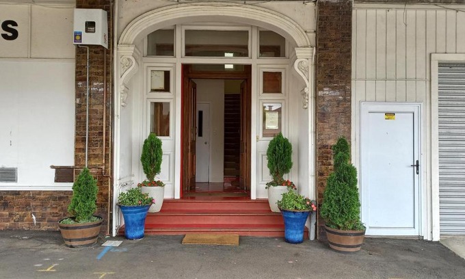 Stratford Hotel | Royal Accommodation