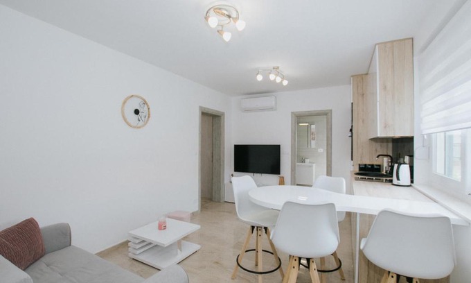 Kastela House | Royal Blue House 1