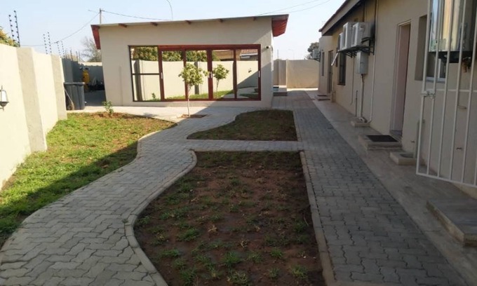 Gaborone House | Royal Cottage