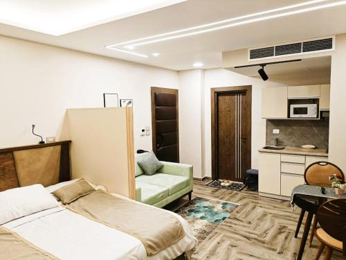 Sheikh Zayed City Apartment | Royal Elegance Room