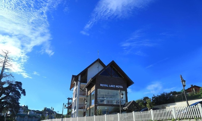 Nuwara Eliya Bed & Breakfast | Royal Lake Hotel