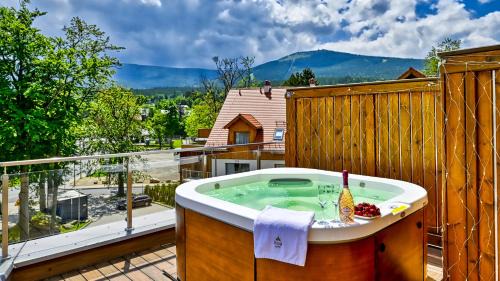Szklarska Poreba Apartment | Royal Prestige Collection z prywatnym jacuzzi - STONE HILL RESORT z basenem i saunami