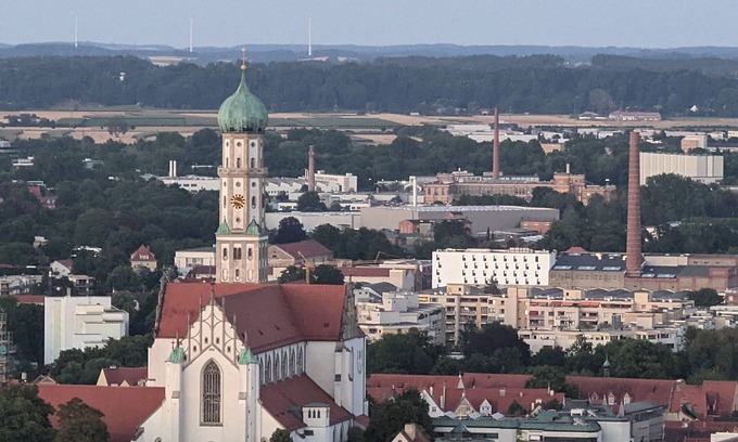 Antonsviertel Apartment | ROYAL - SKY - SUITE 33 Floor Hotelturm Augsburg
