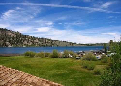 June Lake Apartment | Rr-edgewater06