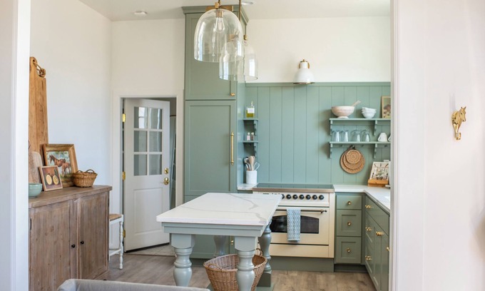 Medford Cottage | Ruby Belle Cottage retreat