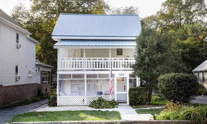 Betterton Cottage | Ruby's Sea Glass Cottage near Betterton Beach