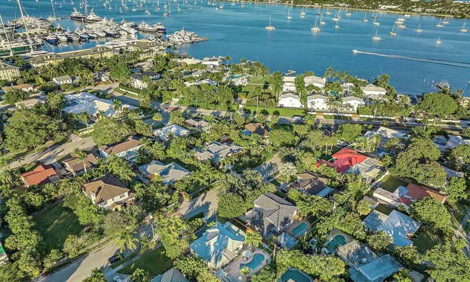 Old Northwood House | Runaway Hideaway WPB - Heated Pool home near Downtown and Palm Beach Island